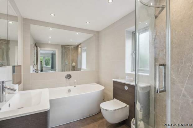 Additional Property Image 5 bedroom Detached for sale in Aylesbury 13