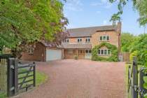 5 bedroom Detached for sale in Aylesbury