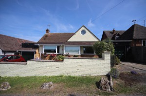 3 bedroom Detached Bungalow for sale in Leighton Buzzard