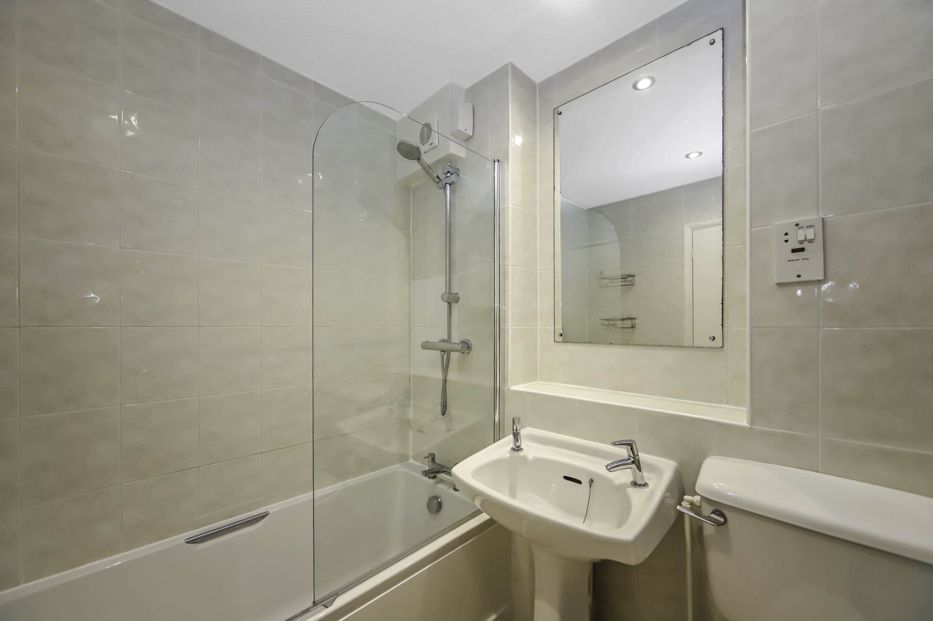 Additional Property Image 2 bedroom Apartment for sale in Berkhamsted 9