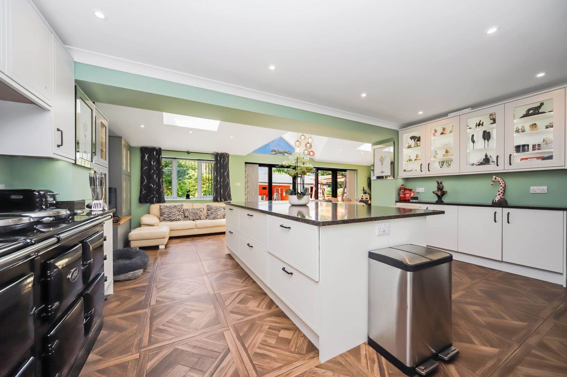 Additional Property Image 5 bedroom Detached for sale in Aylesbury 4