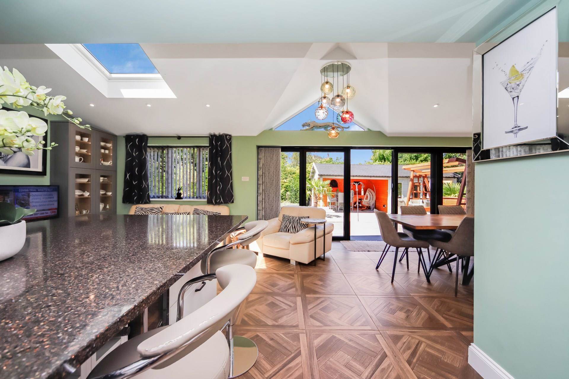 Additional Property Image 5 bedroom Detached for sale in Aylesbury 10