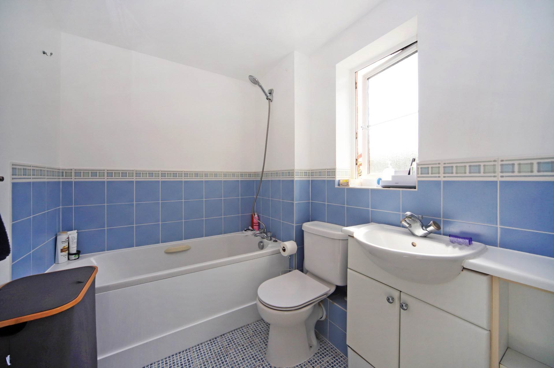 Additional Property Image 2 bedroom Apartment for sale in Tring 9