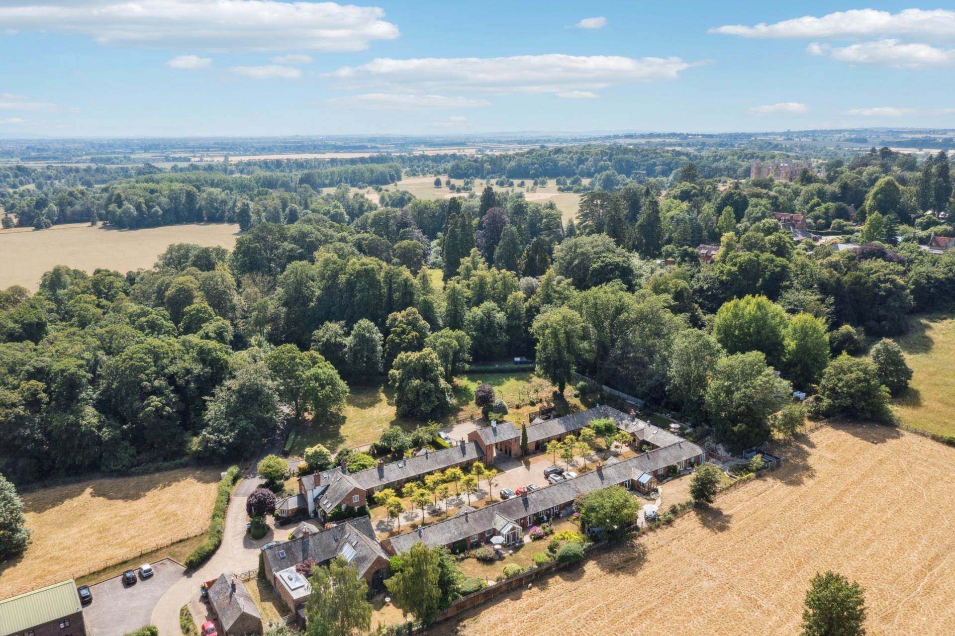Additional Property Image 3 bedroom Barn Conversion for sale in Leighton Buzzard 40
