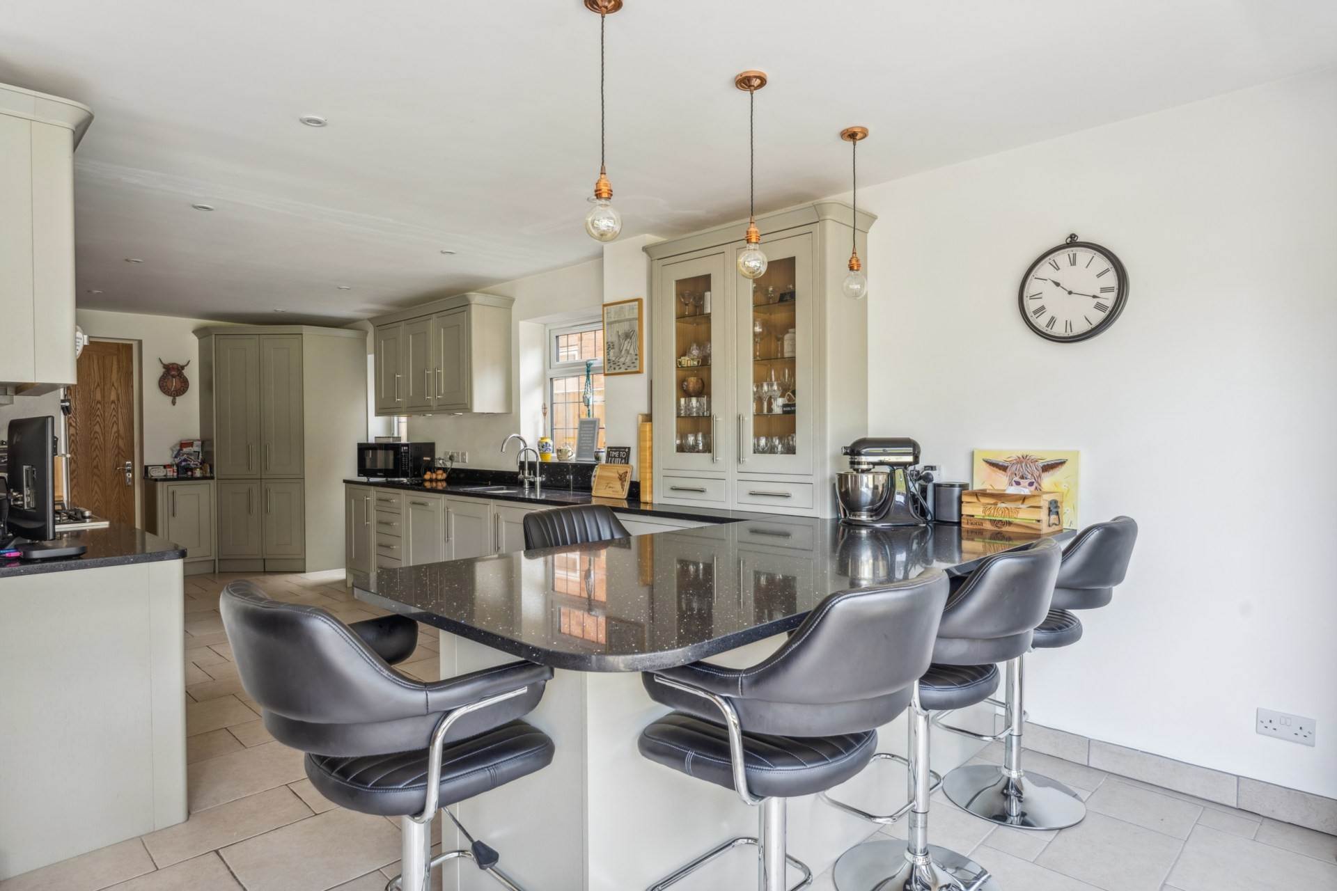 Additional Property Image 5 bedroom Detached for sale in Tring 7