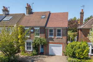6 bedroom Detached for sale in Tring