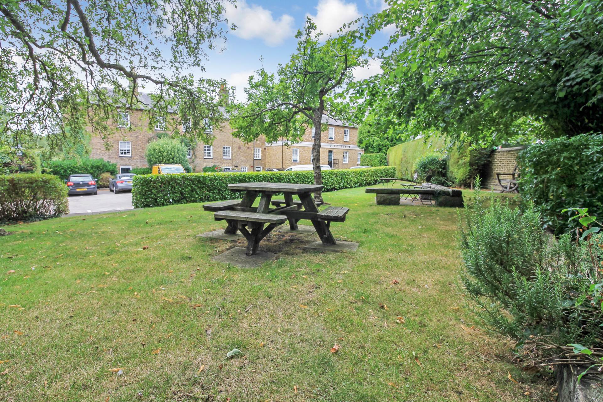 Additional Property Image 2 bedroom Terraced for sale in Tring 13