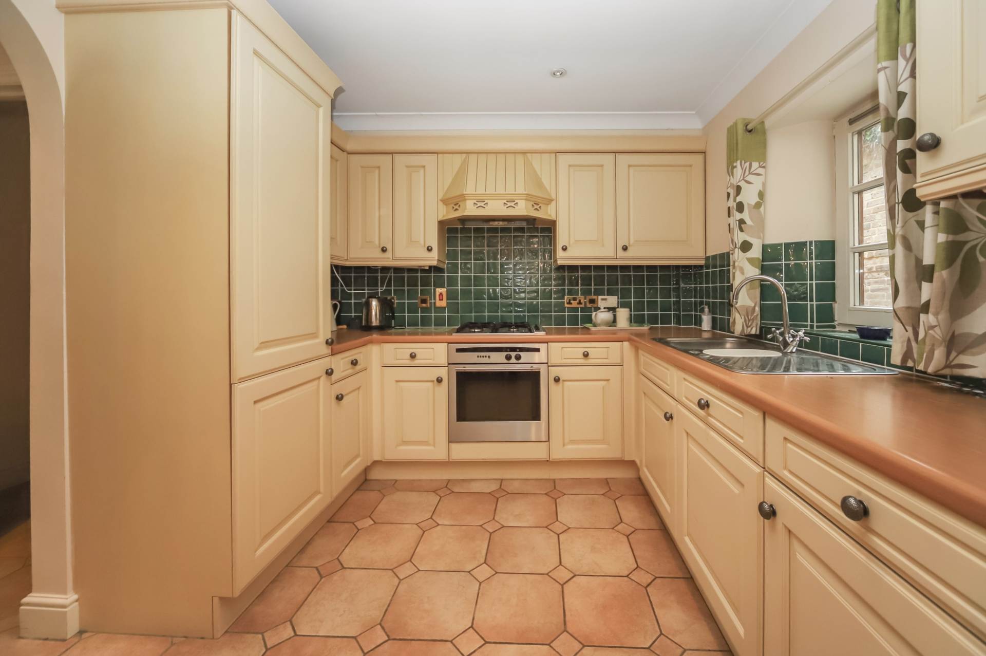 Additional Property Image 2 bedroom Cottage for sale in Tring 6