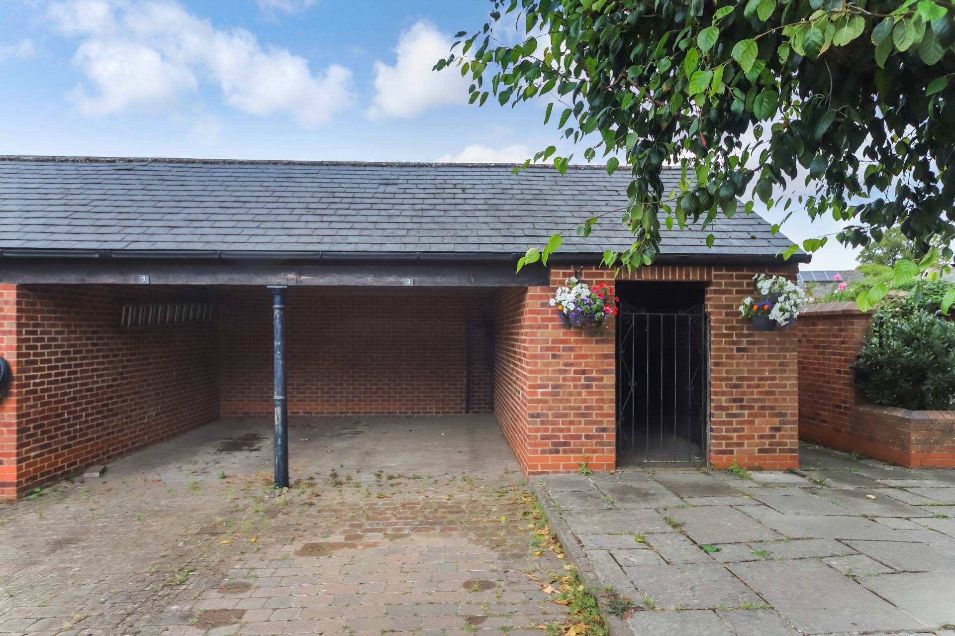 Additional Property Image 2 bedroom Cottage for sale in Tring 16