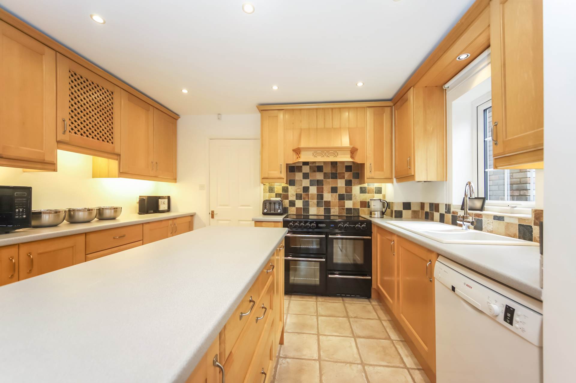 Additional Property Image 4 bedroom Detached for sale in Tring 7
