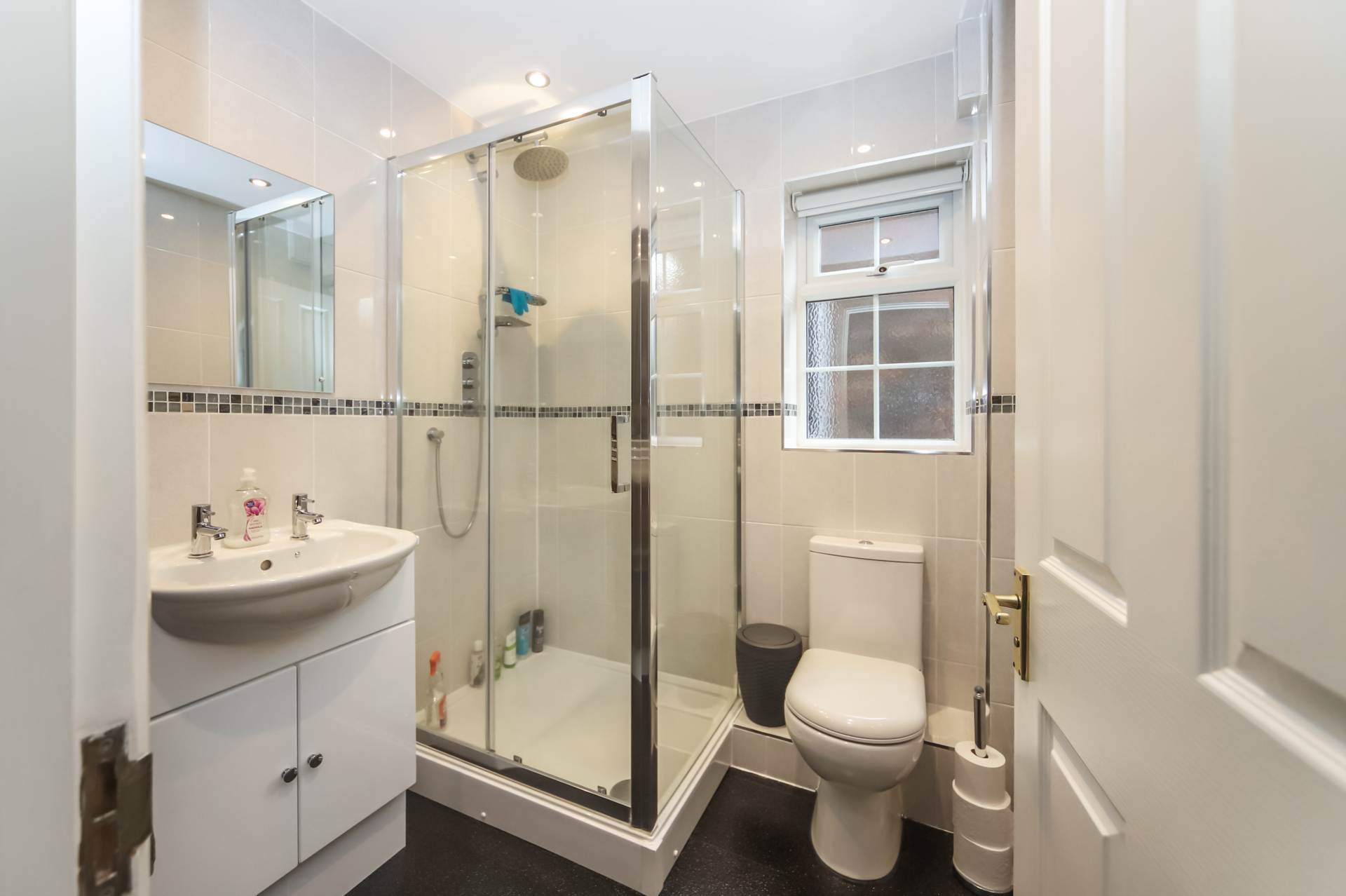 Additional Property Image 4 bedroom Detached for sale in Tring 11