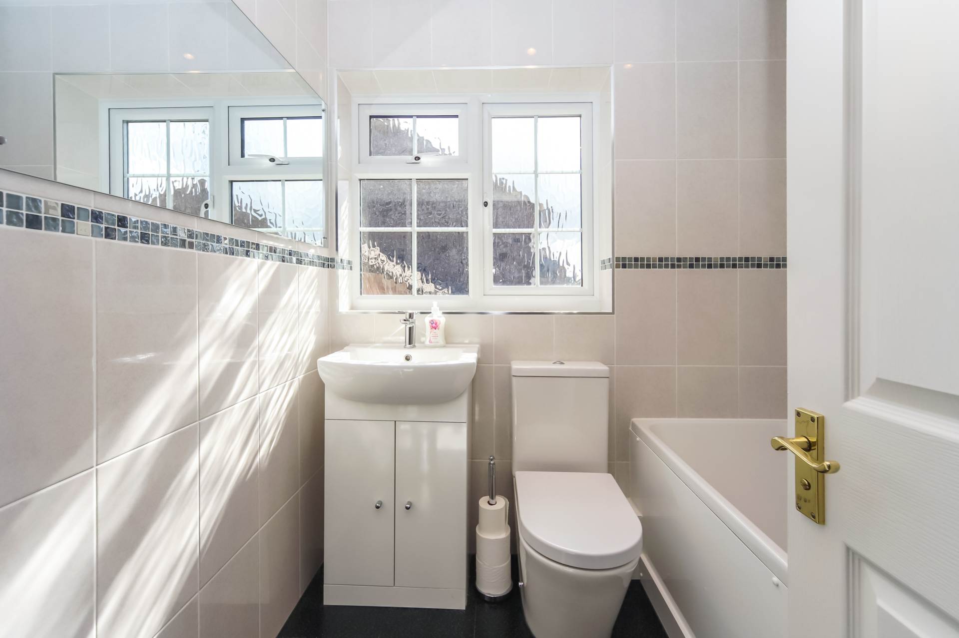 Additional Property Image 4 bedroom Detached for sale in Tring 19