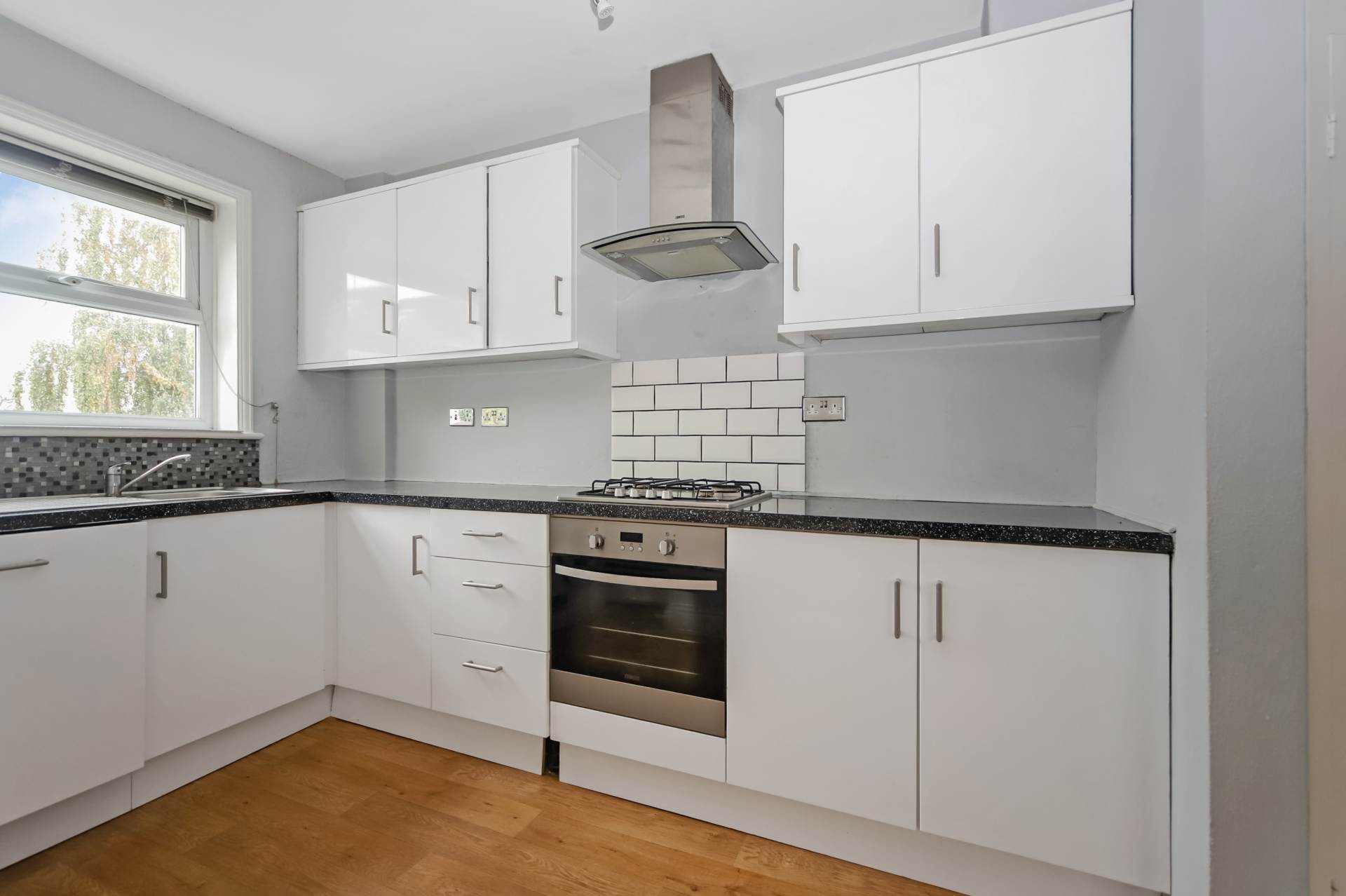 Additional Property Image 4 bedroom Semi Detached for sale in Tring 9