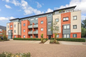 2 bedroom Apartment for sale in Aylesbury
