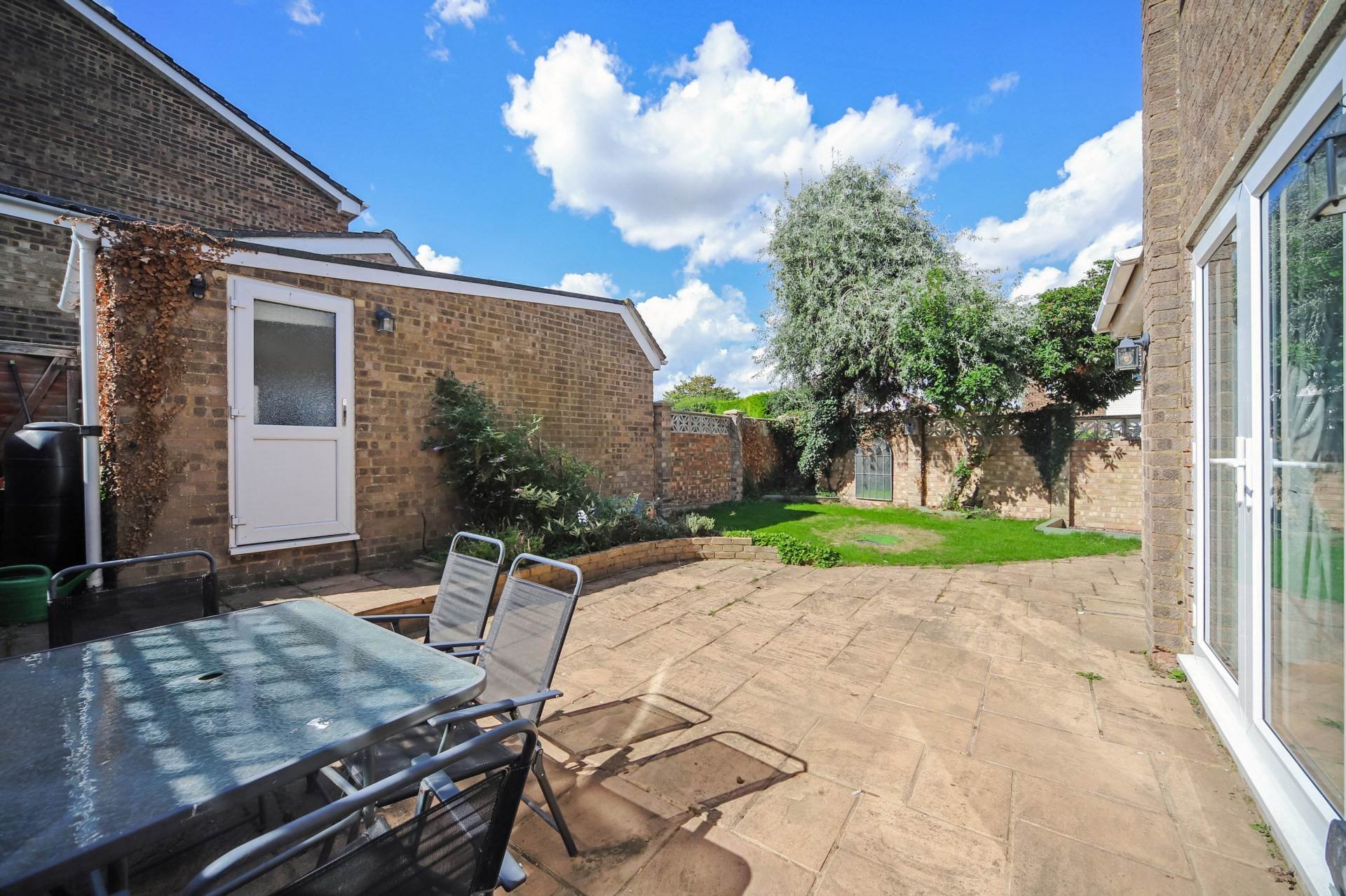 Additional Property Image 3 bedroom Semi Detached for sale in Leighton Buzzard 11
