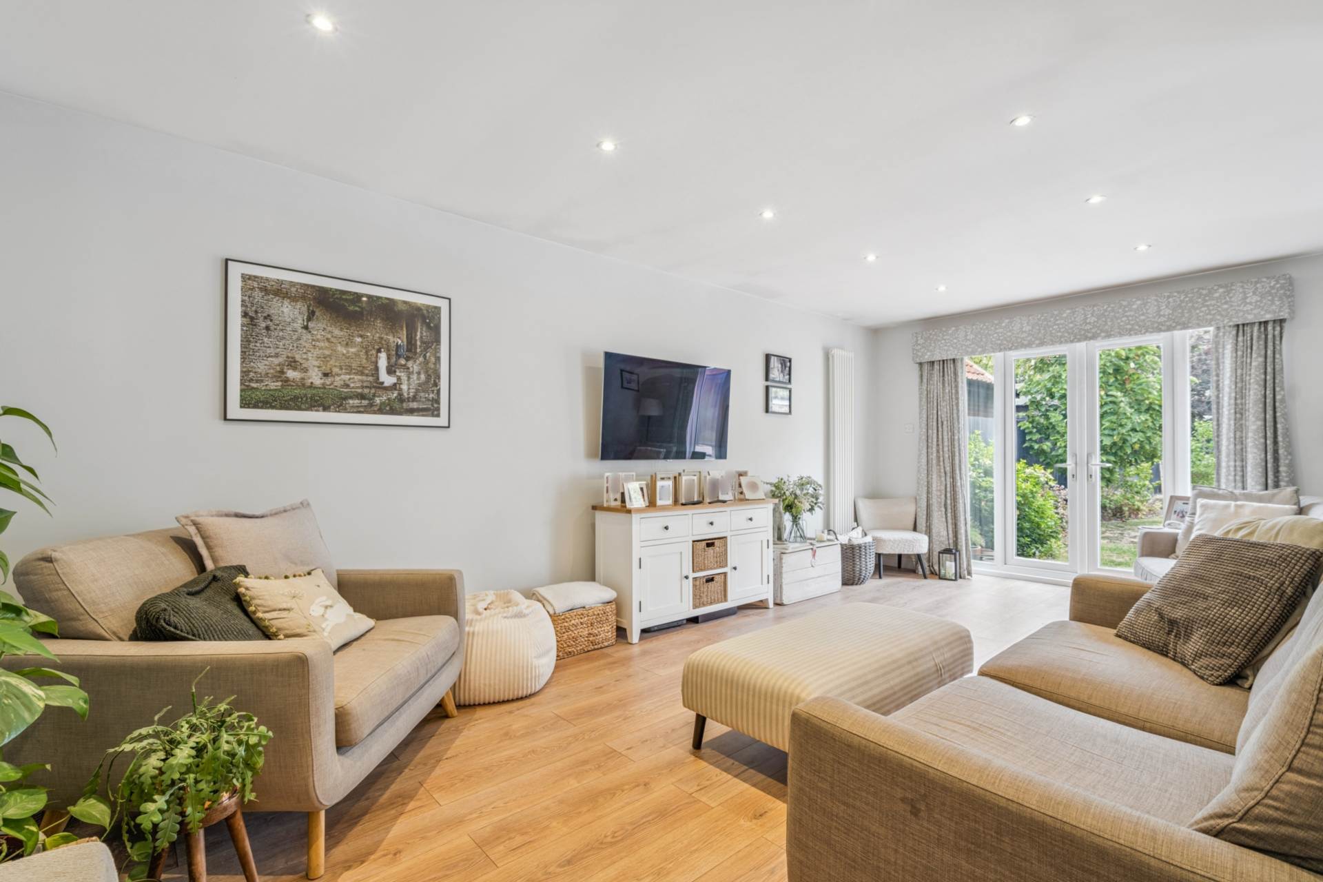 Additional Property Image 3 bedroom Detached Bungalow for sale in Aylesbury 5