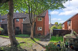 2 bedroom House to rent in Tring