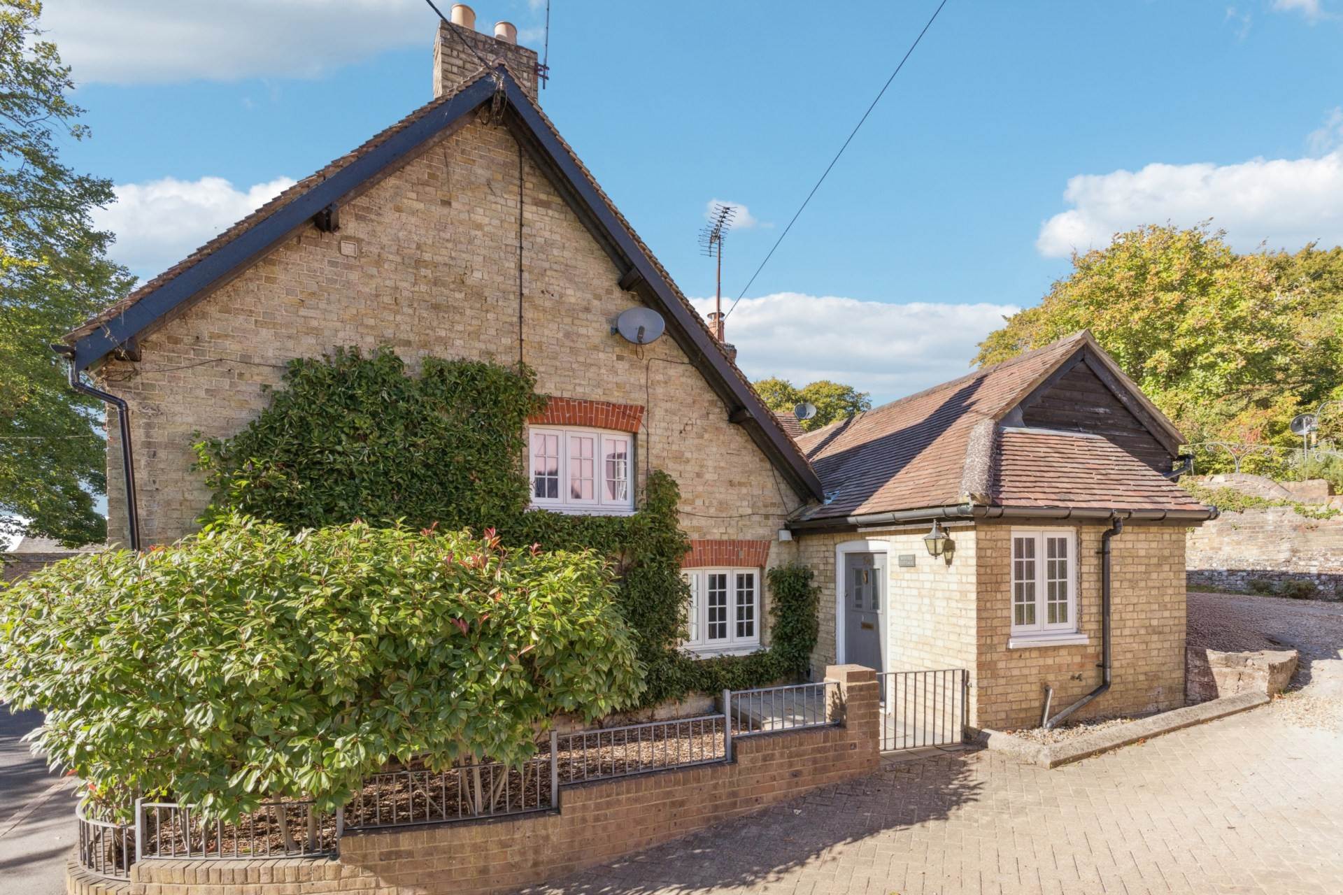 Additional Property Image 3 bedroom Semi Detached for sale in Leighton Buzzard 26
