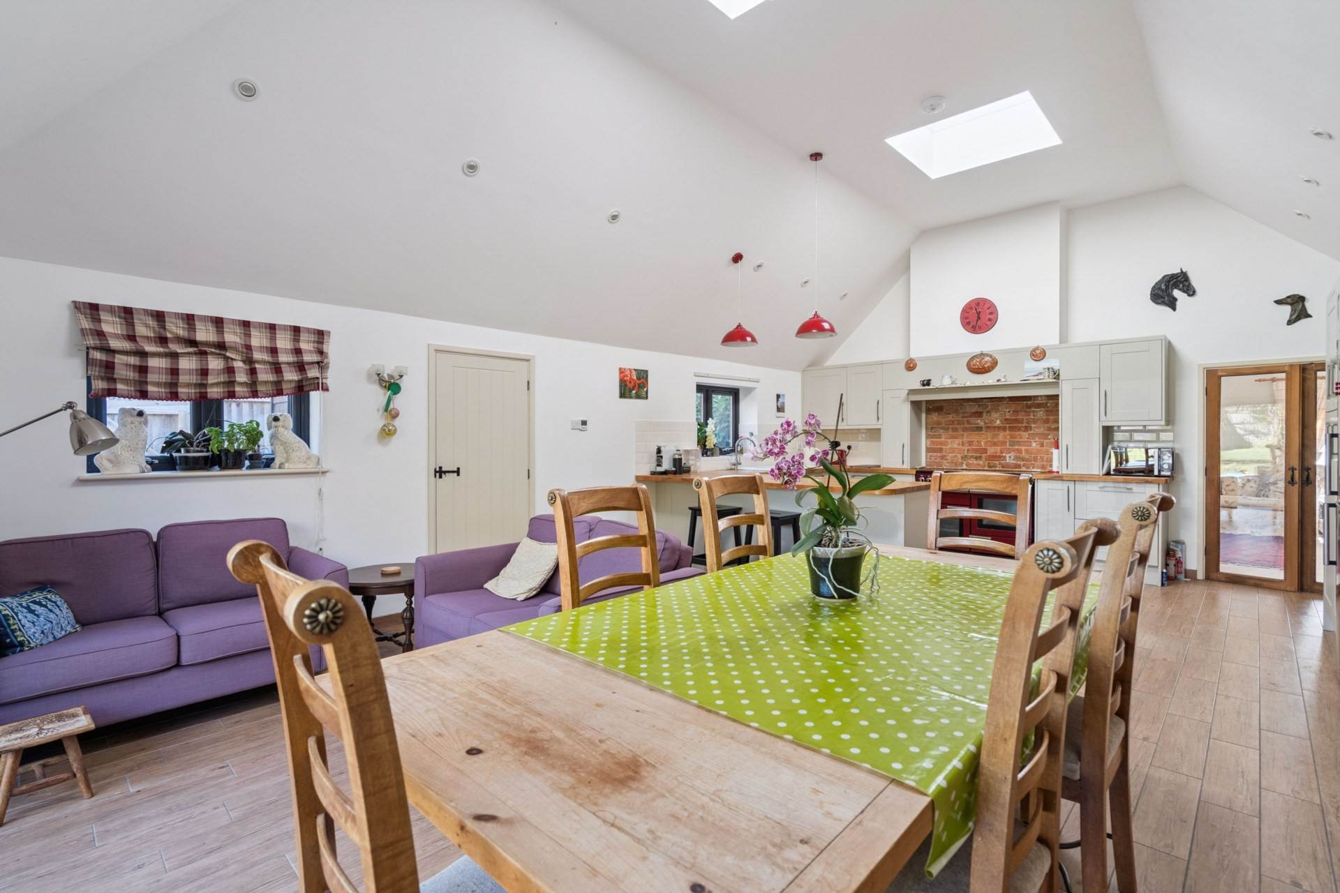 Additional Property Image 3 bedroom Detached for sale in Aylesbury 11