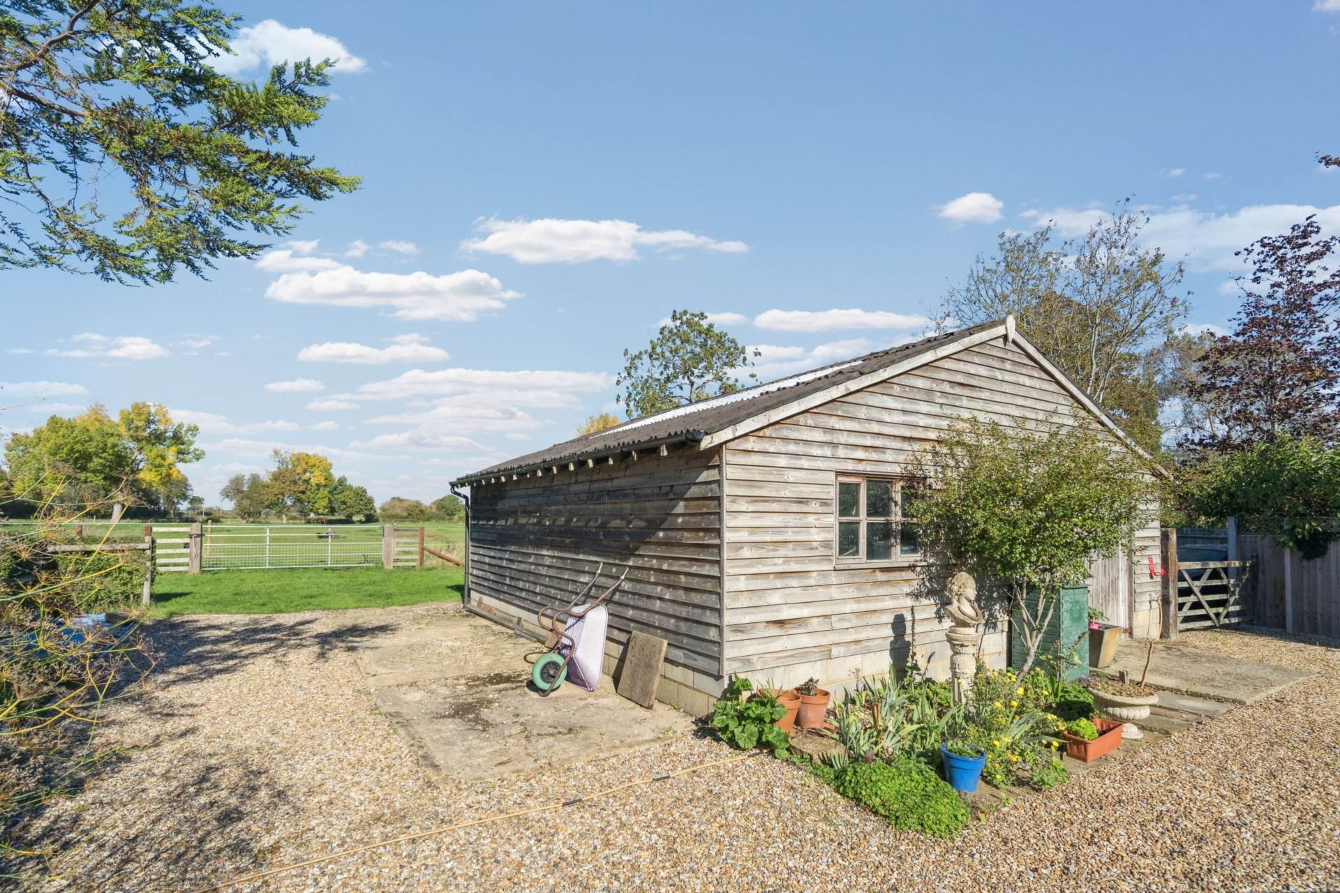 Additional Property Image 3 bedroom Detached for sale in Aylesbury 18