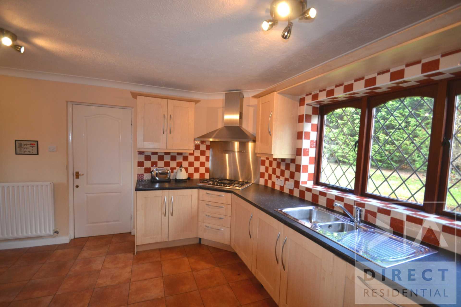 Additional Property Image 4 bedroom Detached to rent in Banstead 2