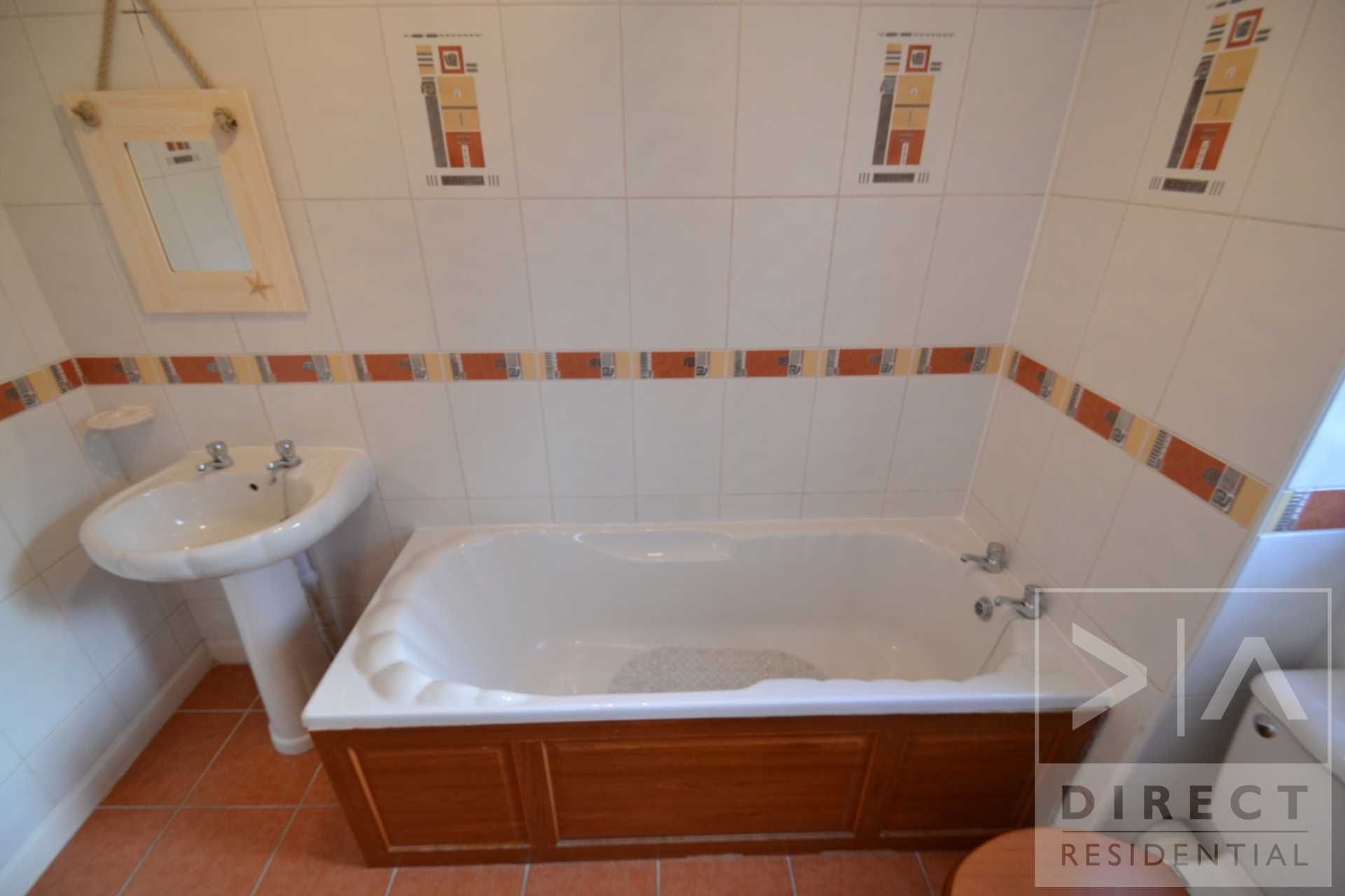 Additional Property Image 4 bedroom Detached to rent in Banstead 7