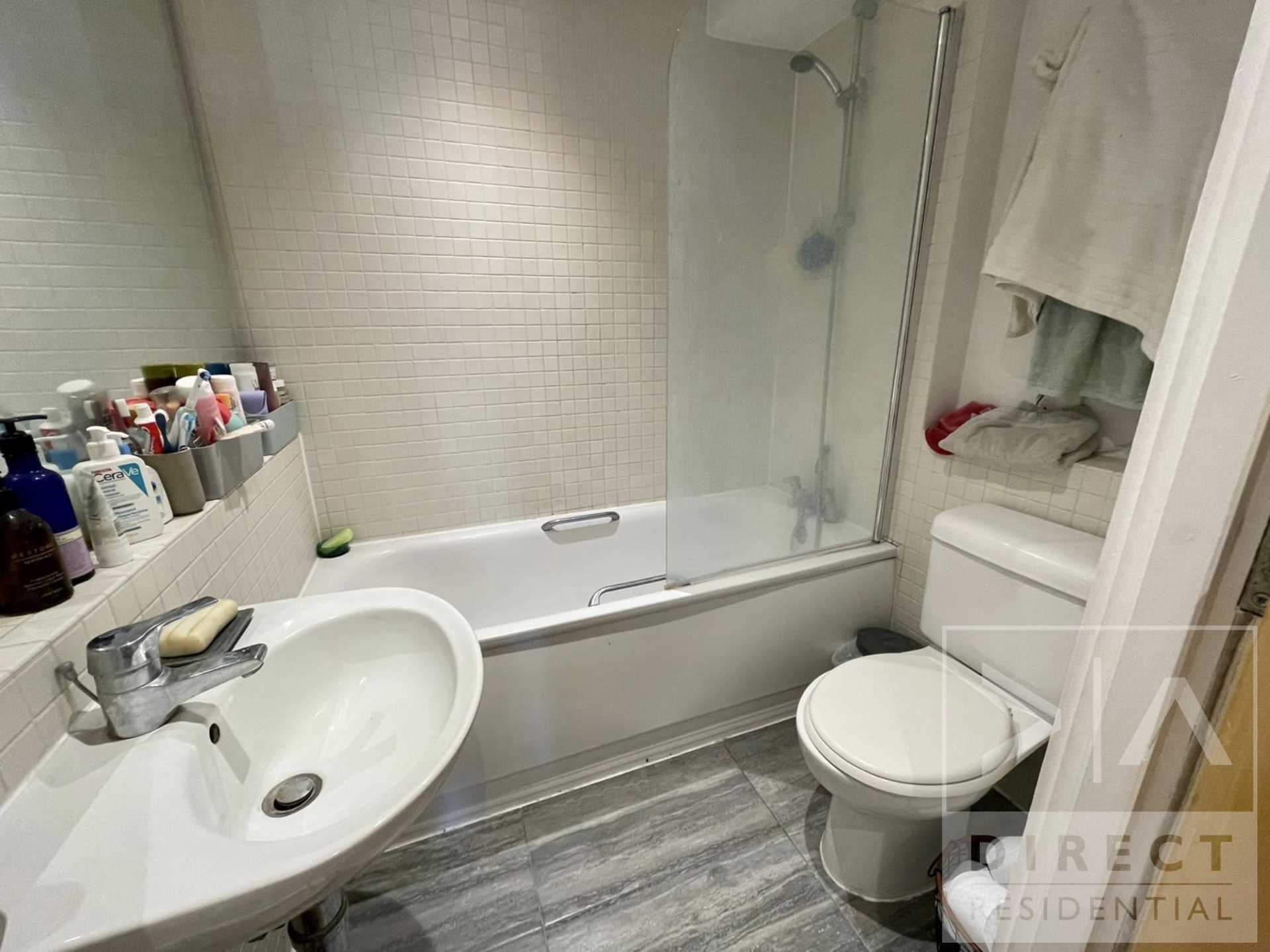 Additional Property Image 2 bedroom Apartment to rent in Epsom 5
