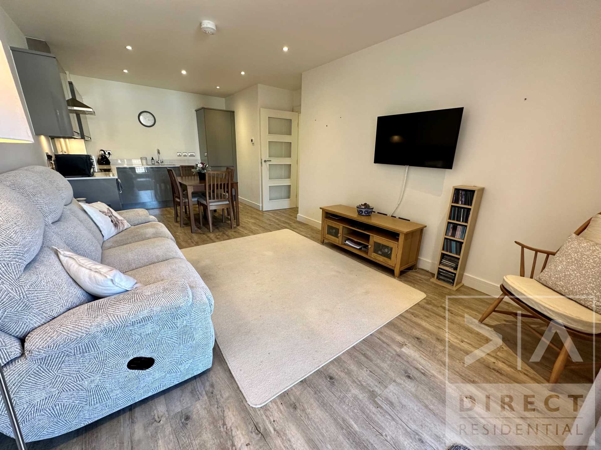 Additional Property Image 2 bedroom Apartment to rent in Ashtead 7