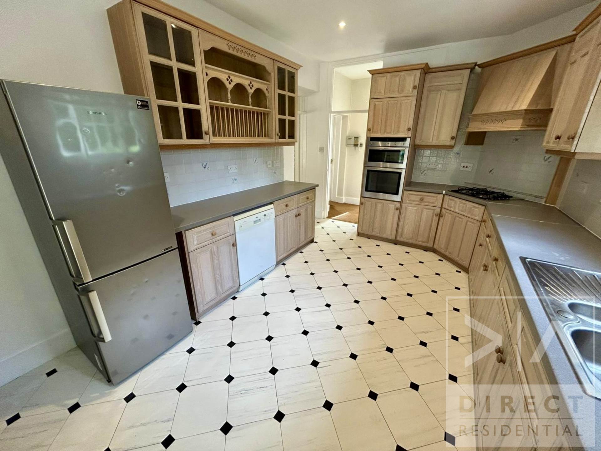 Additional Property Image 4 bedroom Semi Detached to rent in Coulsdon 5