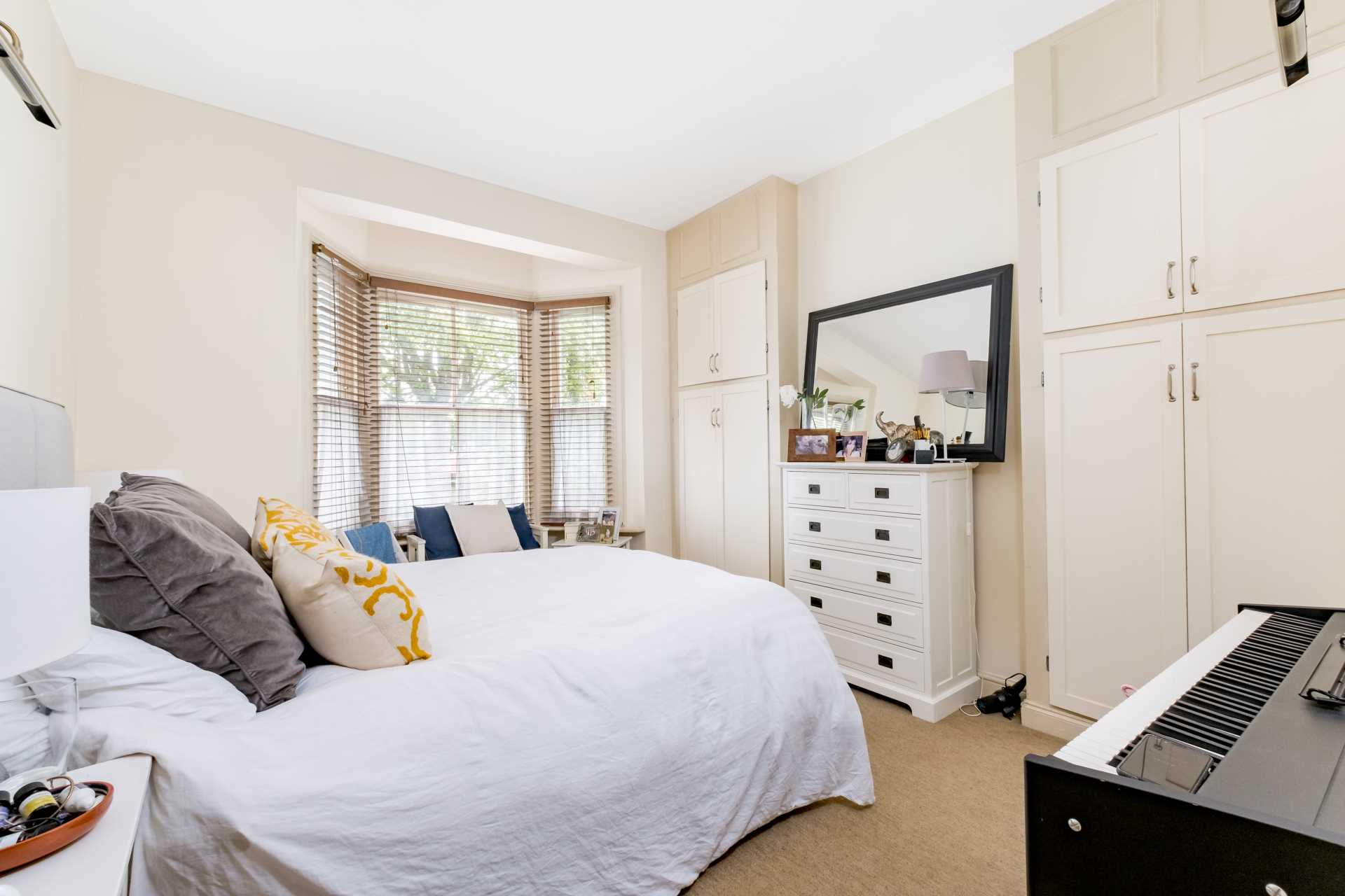 Additional Property Image 2 bedroom Flat to rent in London 8