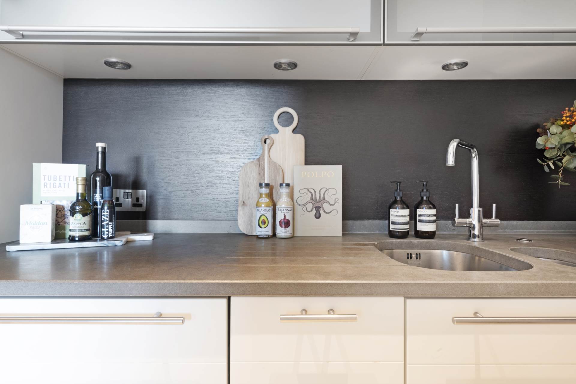 Additional Property Image 2 bedroom Flat to rent in London 11