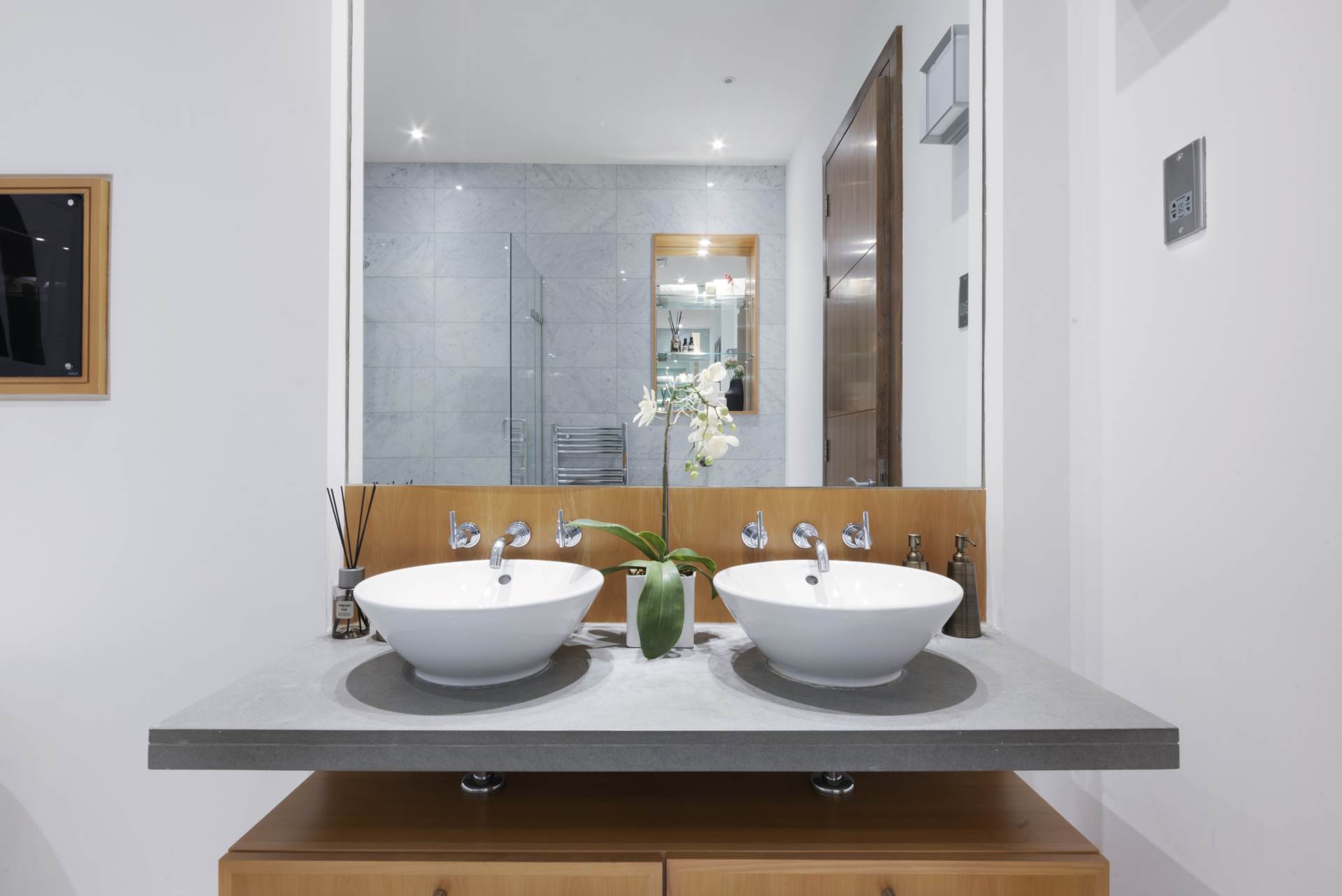 Additional Property Image 2 bedroom Flat to rent in London 13