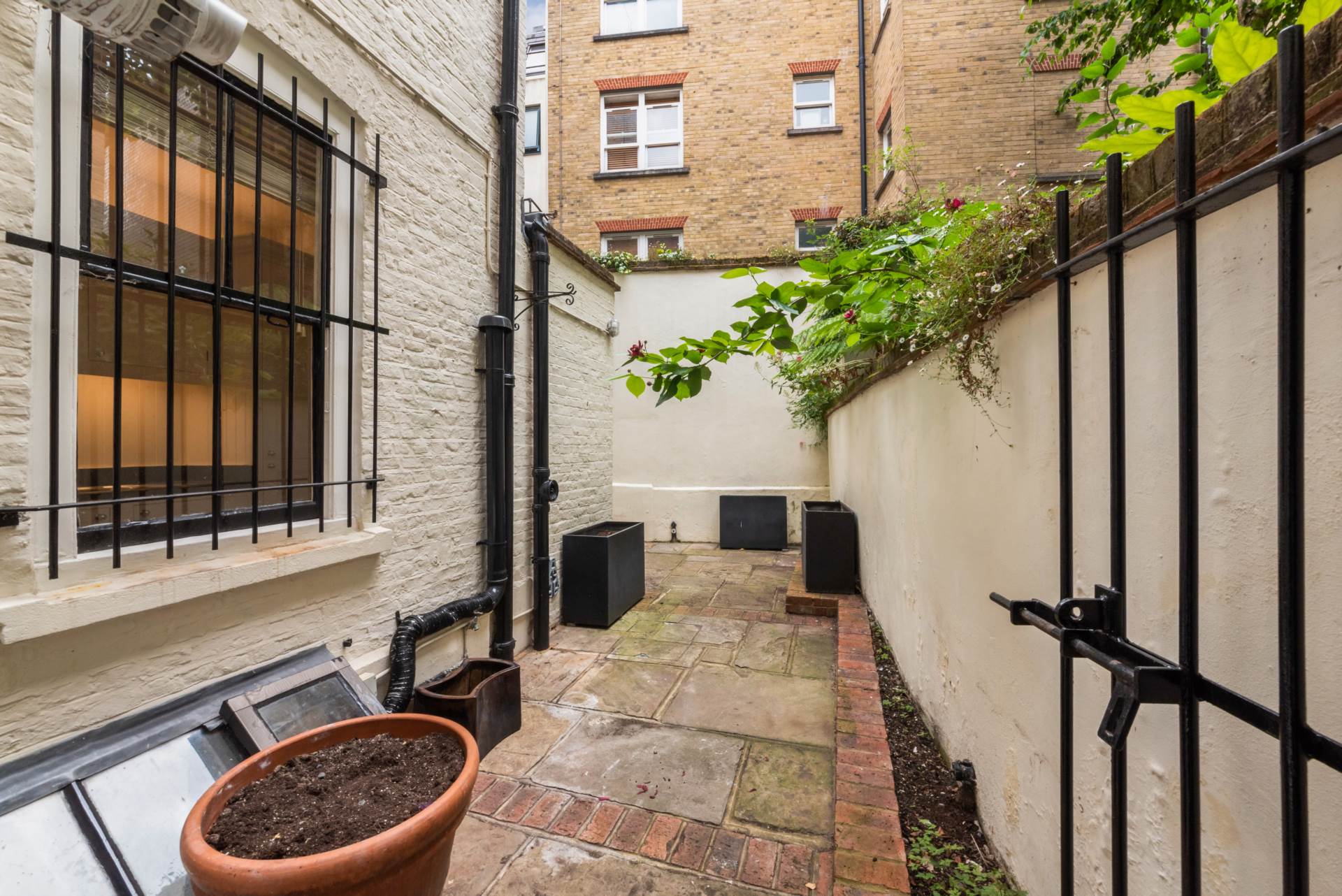 Additional Property Image 4 bedroom House to rent in London 33