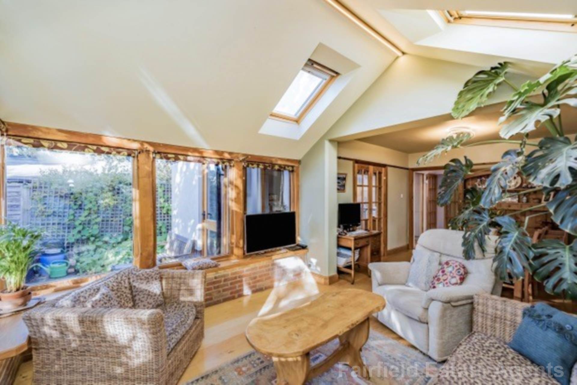Additional Property Image 3 bedroom Semi Detached for sale in Watford 5