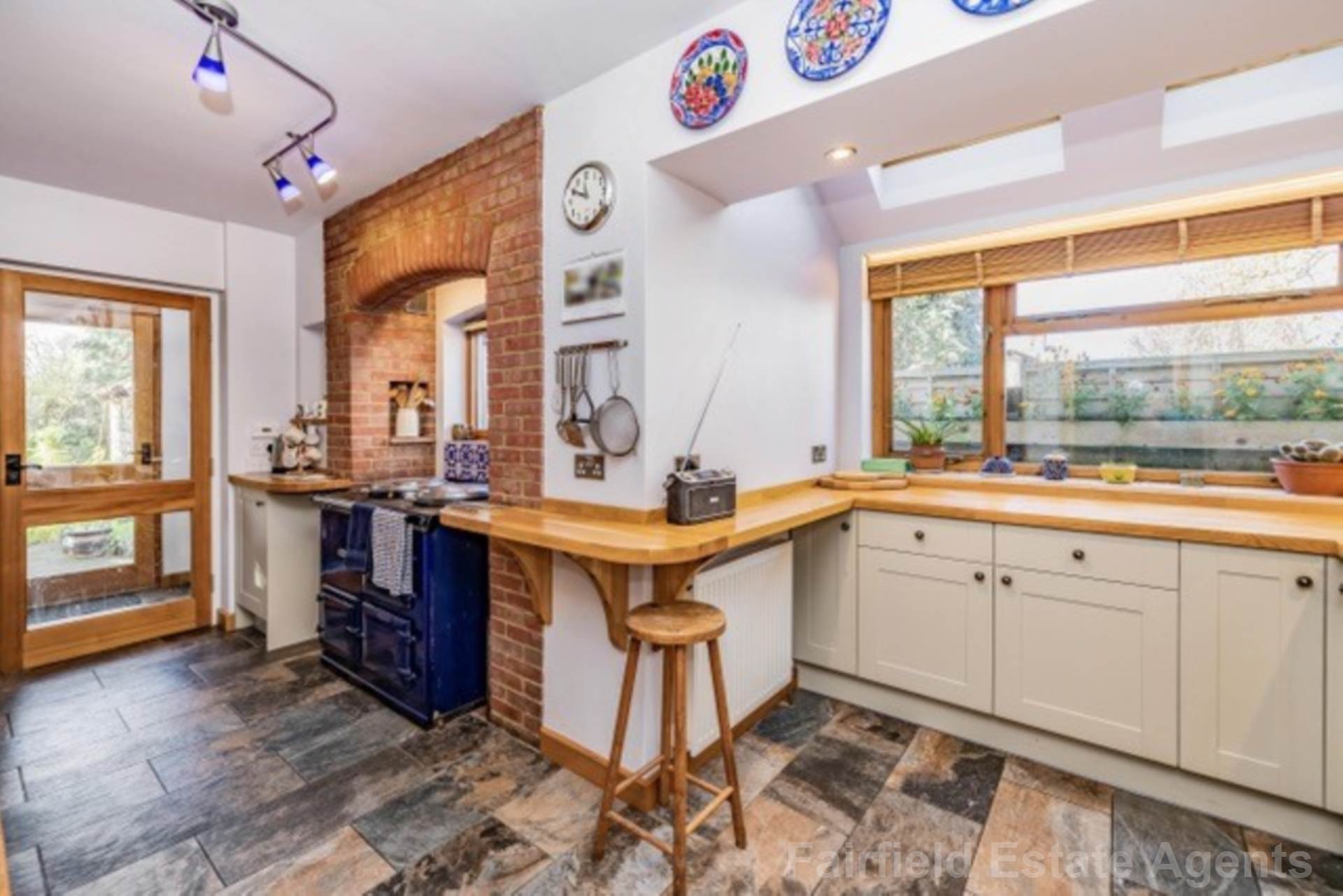 Additional Property Image 3 bedroom Semi Detached for sale in Watford 8
