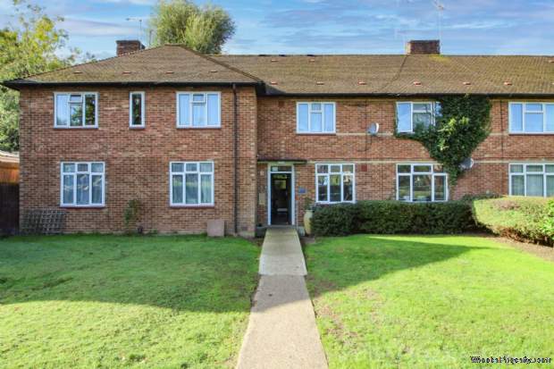1 bedroom Flat for sale in Watford