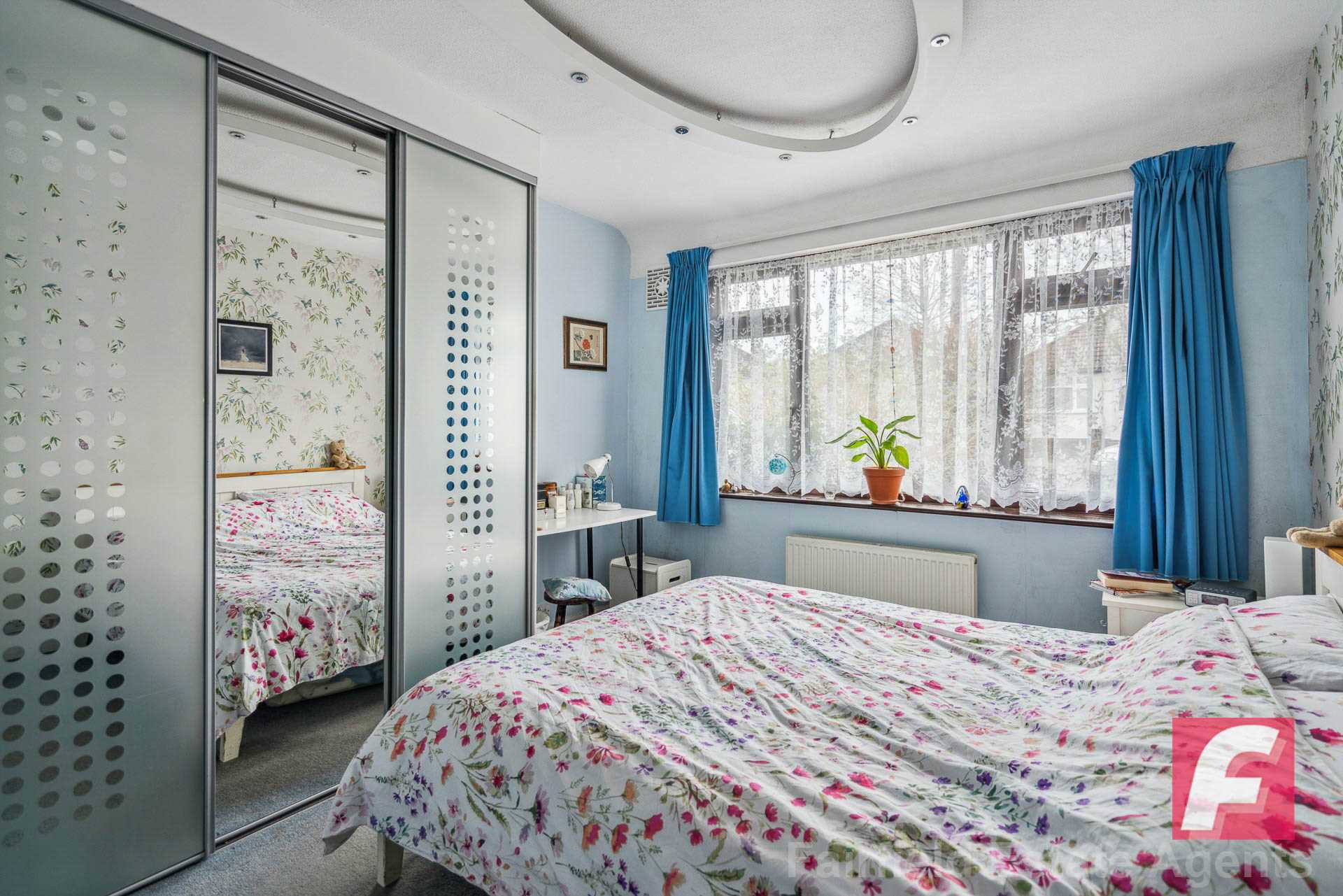 Additional Property Image 3 bedroom Semi Detached Bungalow for sale in Watford 7