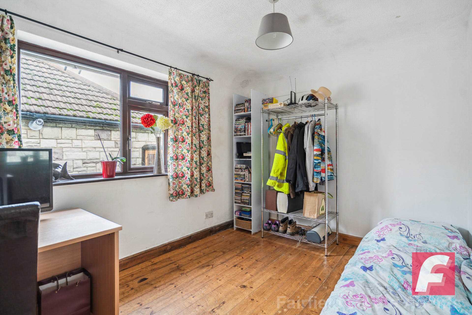 Additional Property Image 3 bedroom Semi Detached Bungalow for sale in Watford 11