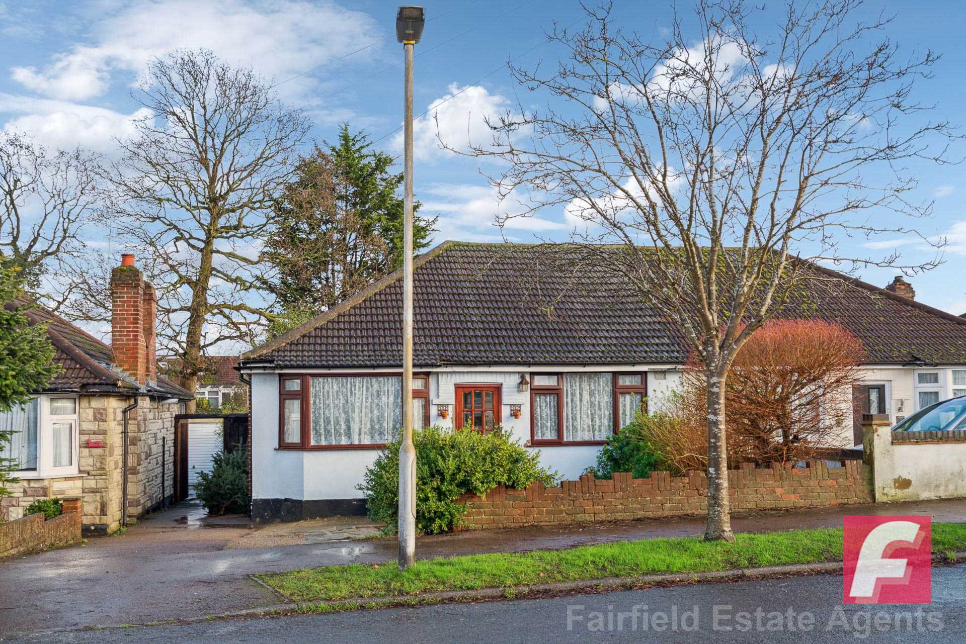 Additional Property Image 3 bedroom Semi Detached Bungalow for sale in Watford 15