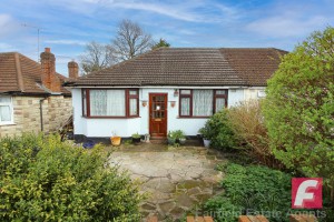 3 bedroom Semi Detached Bungalow for sale in Watford