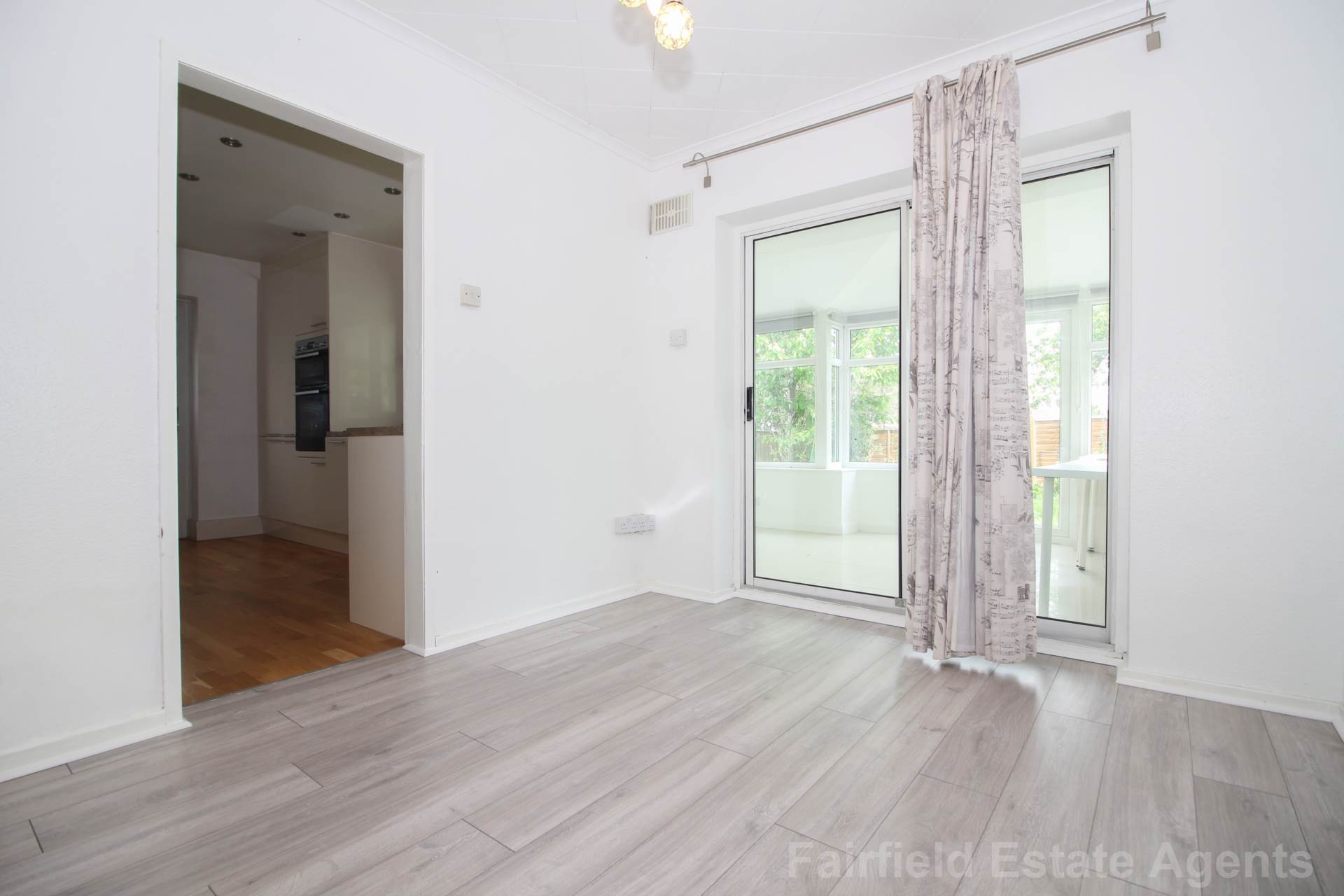Additional Property Image 3 bedroom Semi Detached to rent in Watford 9