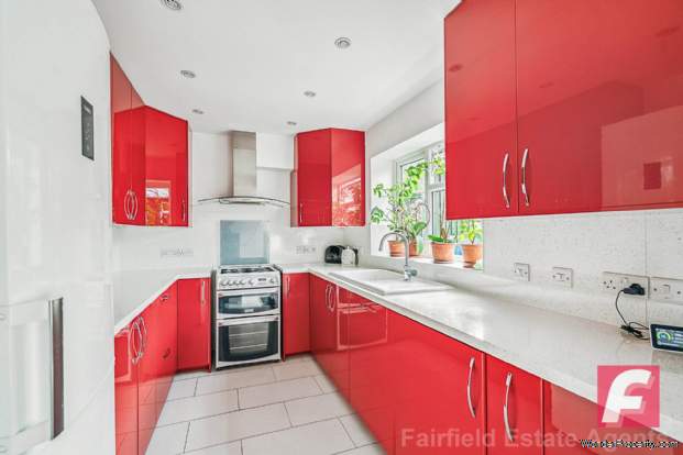 Additional Property Image 3 bedroom Terraced for sale in Watford 3