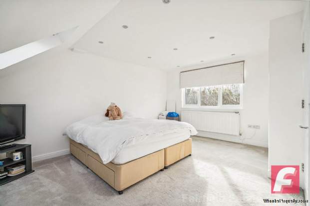 Additional Property Image 3 bedroom Terraced for sale in Watford 4