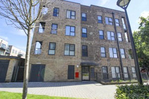 2 bedroom Flat for sale in Watford