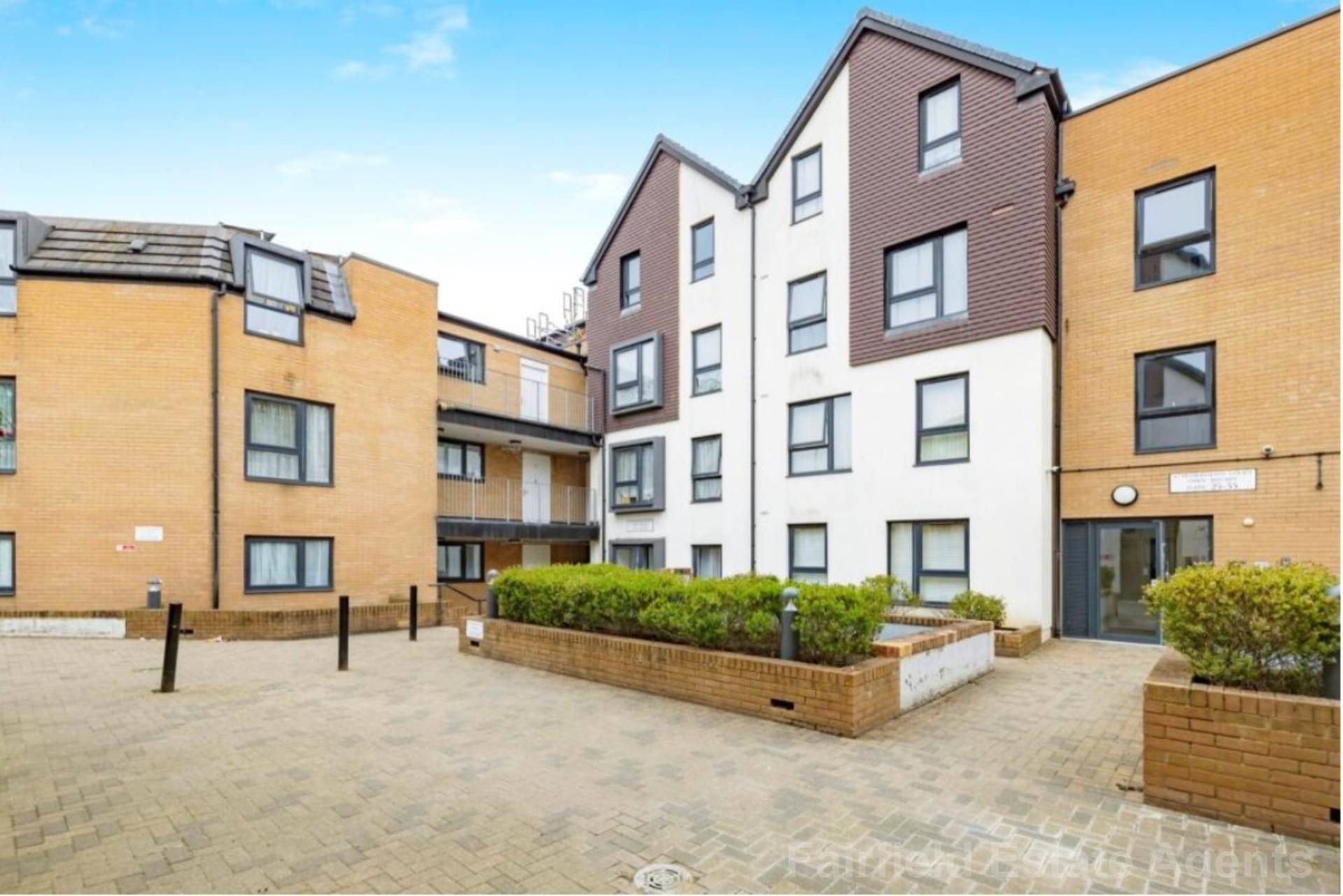 Additional Property Image 1 bedroom Flat for sale in Watford 14