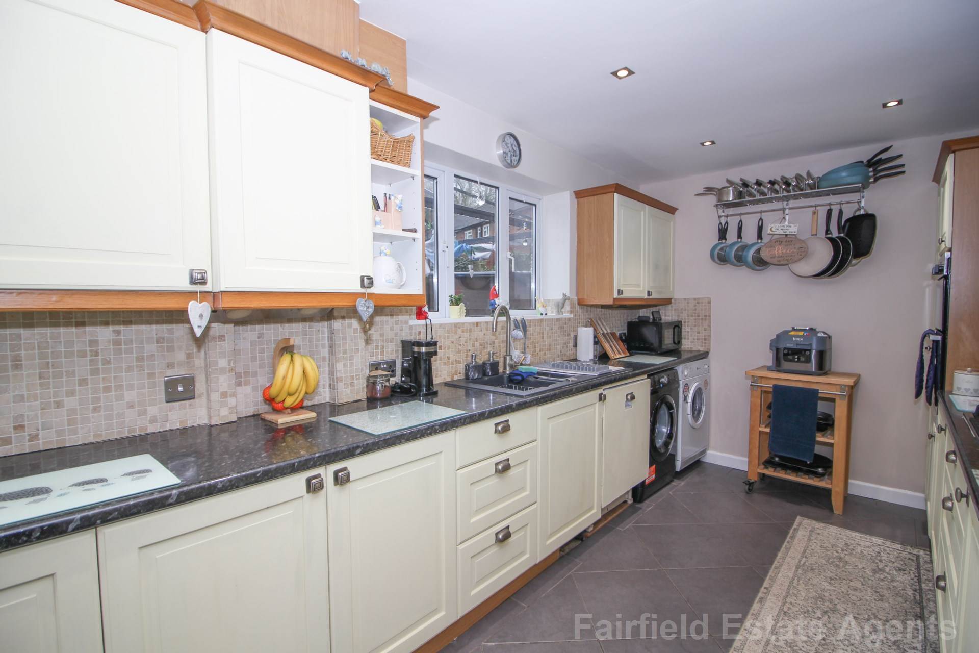 Additional Property Image 3 bedroom Semi Detached for sale in Watford 11