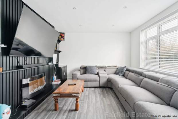 Additional Property Image 3 bedroom Terraced for sale in Watford 2