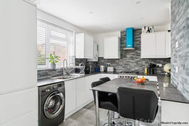 Additional Property Image 3 bedroom Terraced for sale in Watford 8