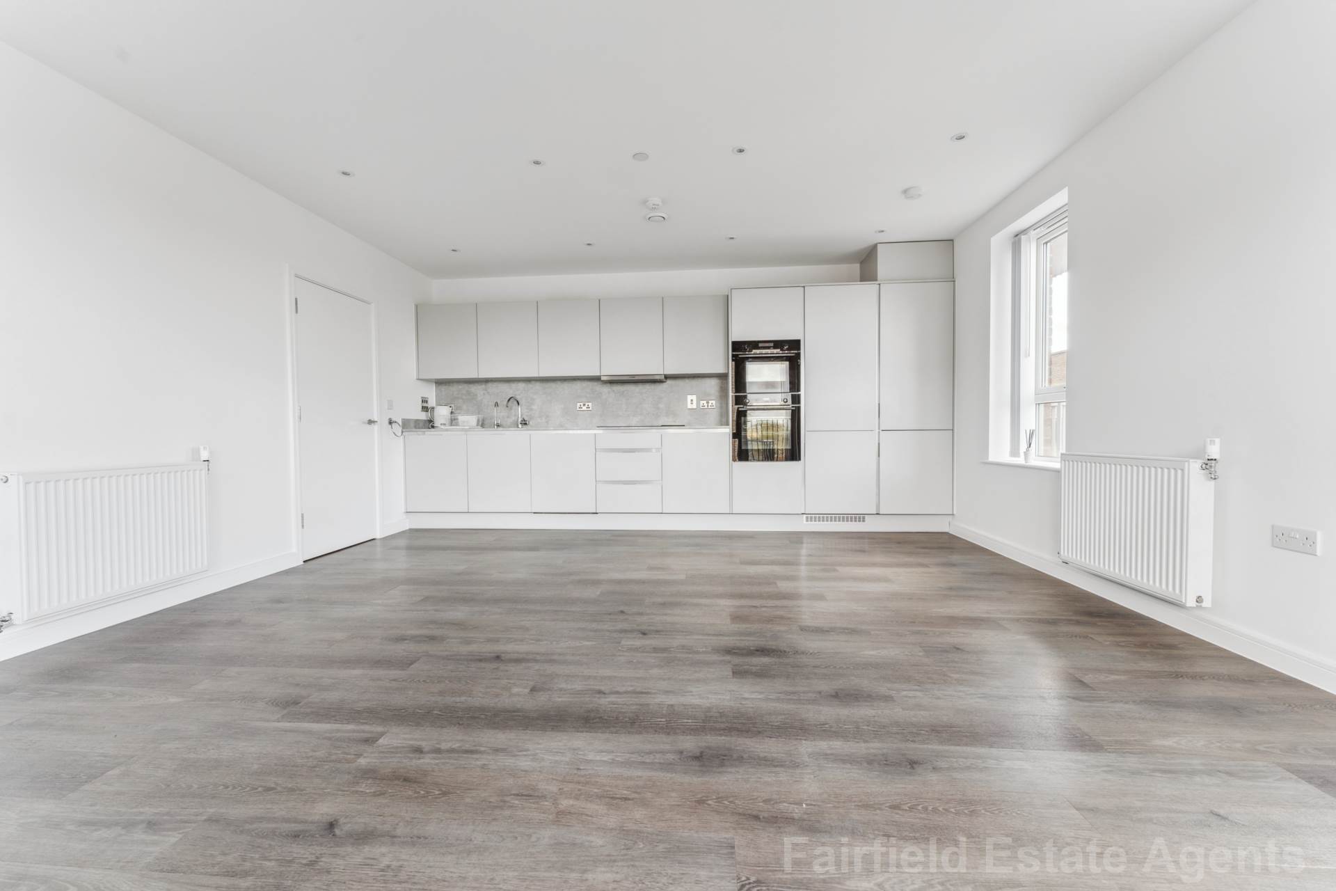Additional Property Image 2 bedroom Flat for sale in Watford 9