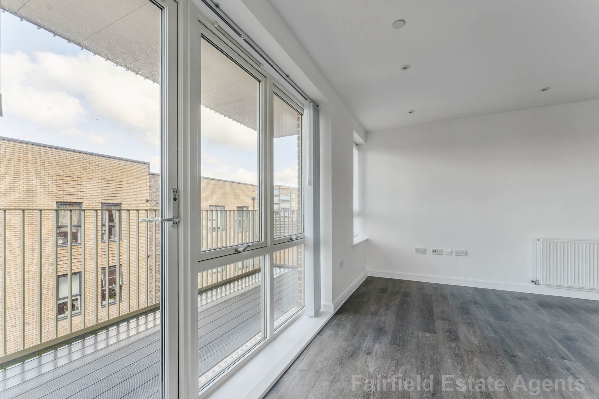 Additional Property Image 2 bedroom Flat for sale in Watford 10